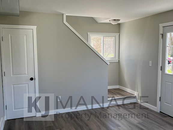 5th image of 32443 Muskegon Ct