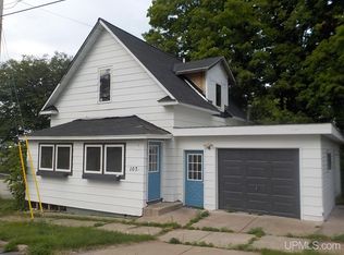 107 4th St, Crystal Falls, MI 49920