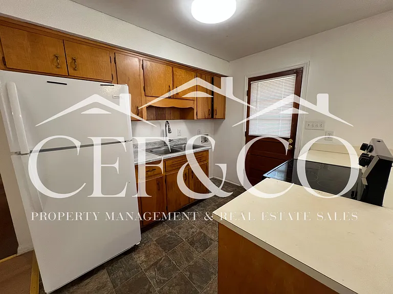 155 Pine Grove Mnr #B — Photo 13