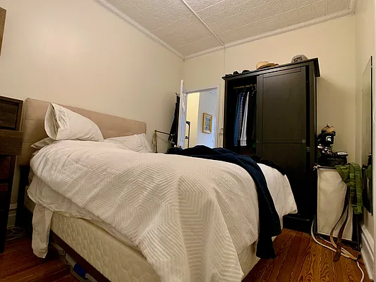 Rented by Building Equity Real Estate LLC | media 9