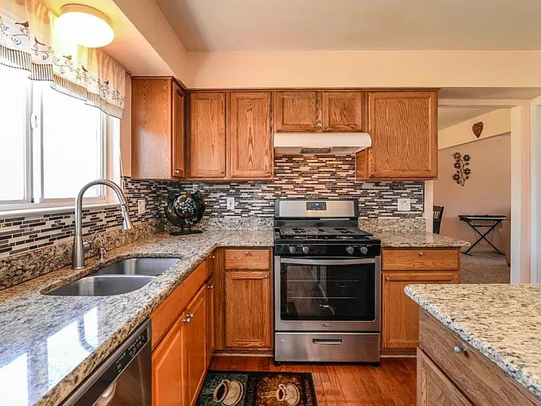 4079 Crystal Creek Dr — Photo 17