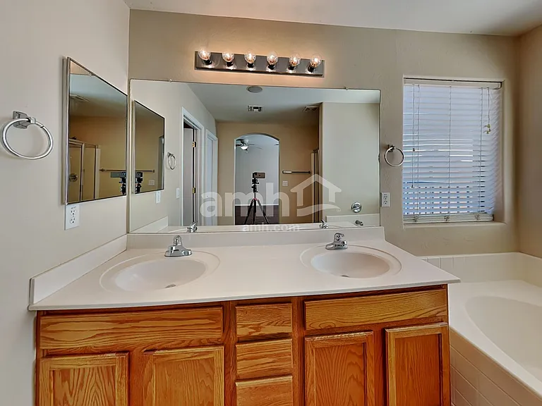 17367 W Elizabeth Ave — Photo 11