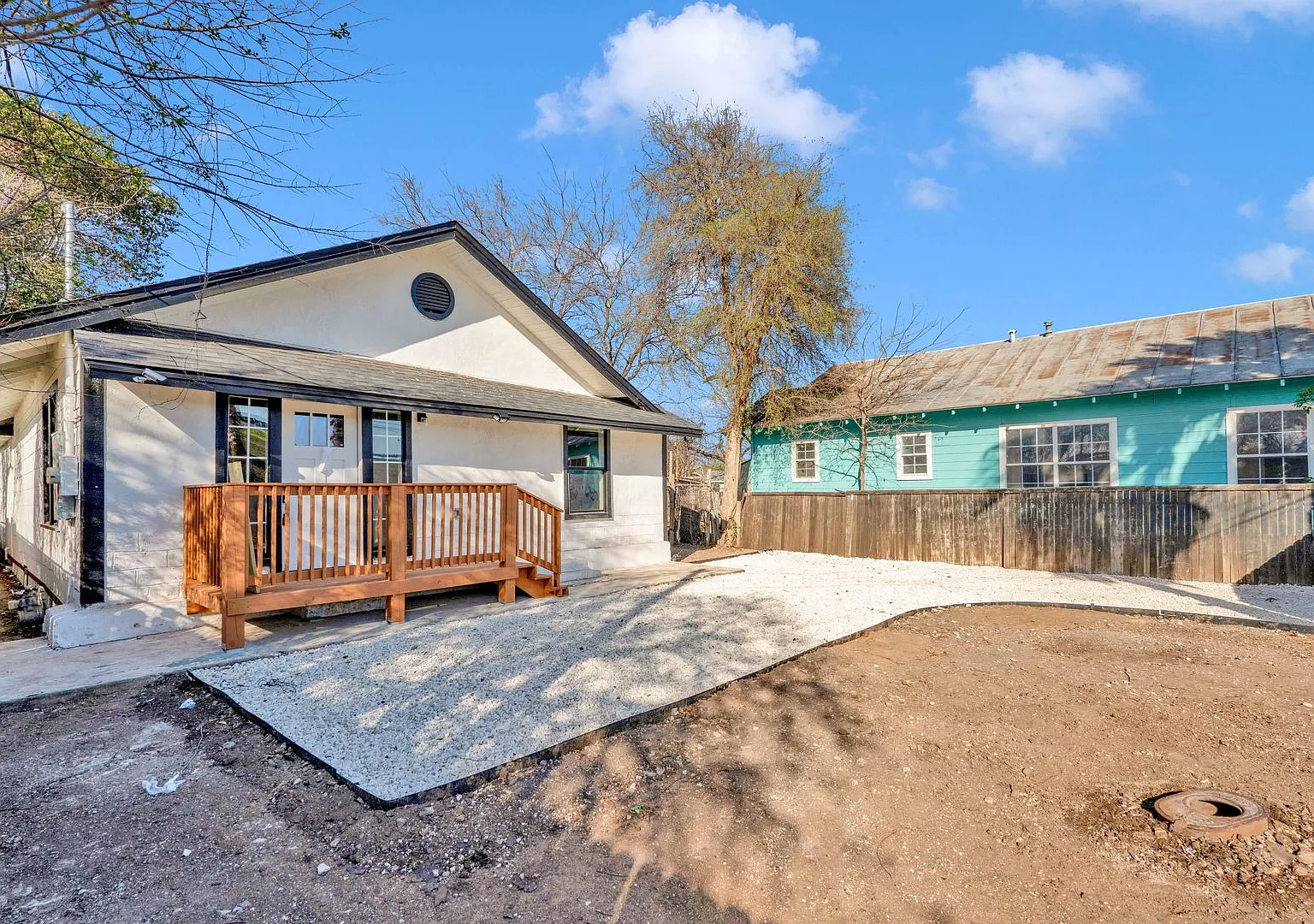 Updated Urban Retreat in the Heart of San Antonio — Photo 2