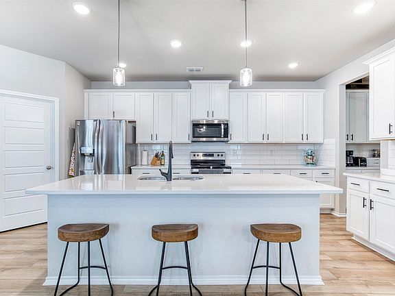 2nd image of 6025 Pitcher Way