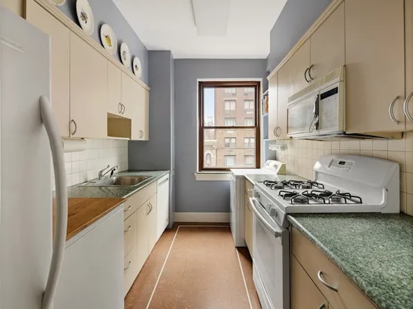 350 East 57th Street image 5 of 12