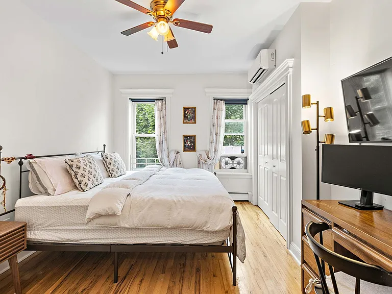 349 7th St #3L — Photo 6
