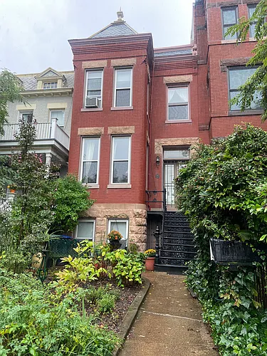 655 Maryland Ave NE #BASEMENT Photo 1