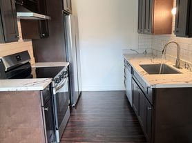 1001 N 6th St, Tacoma, WA