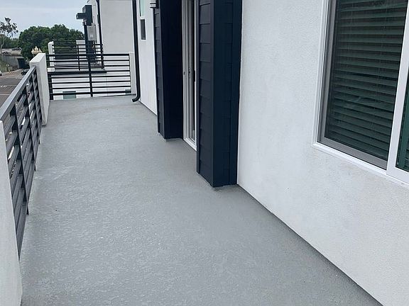 3rd image of 940 S 28th St #940