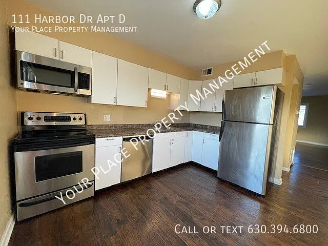111 Harbor Dr #D — Photo 5