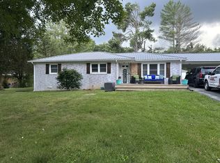 1037 Highway 100, Centerville, TN 37033