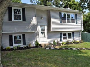 84 Steven Dr, West Warwick, RI 02893