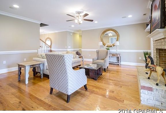 3rd image of 904 Wickham Dr