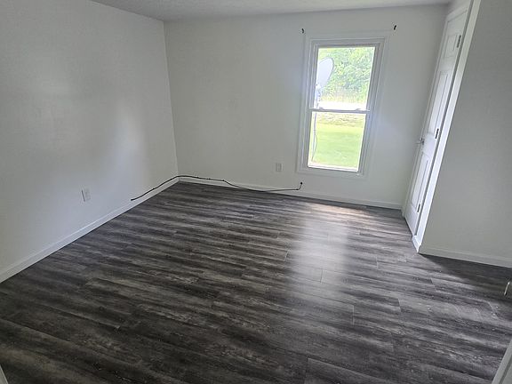 3rd image of 13190 Highway 555