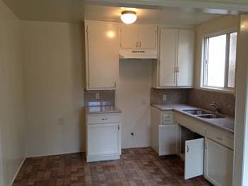 3rd image of 1606 Rock Glen Ave APT 2