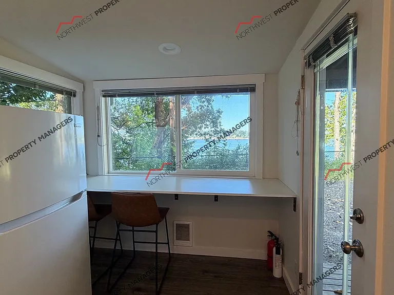 609 68th Ave NE — Photo 9