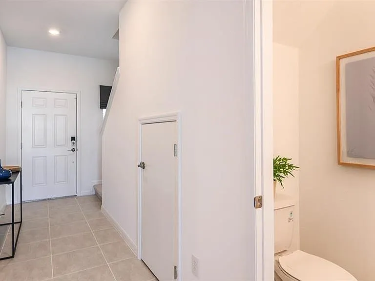 11825 Glenside Ter — Photo 12