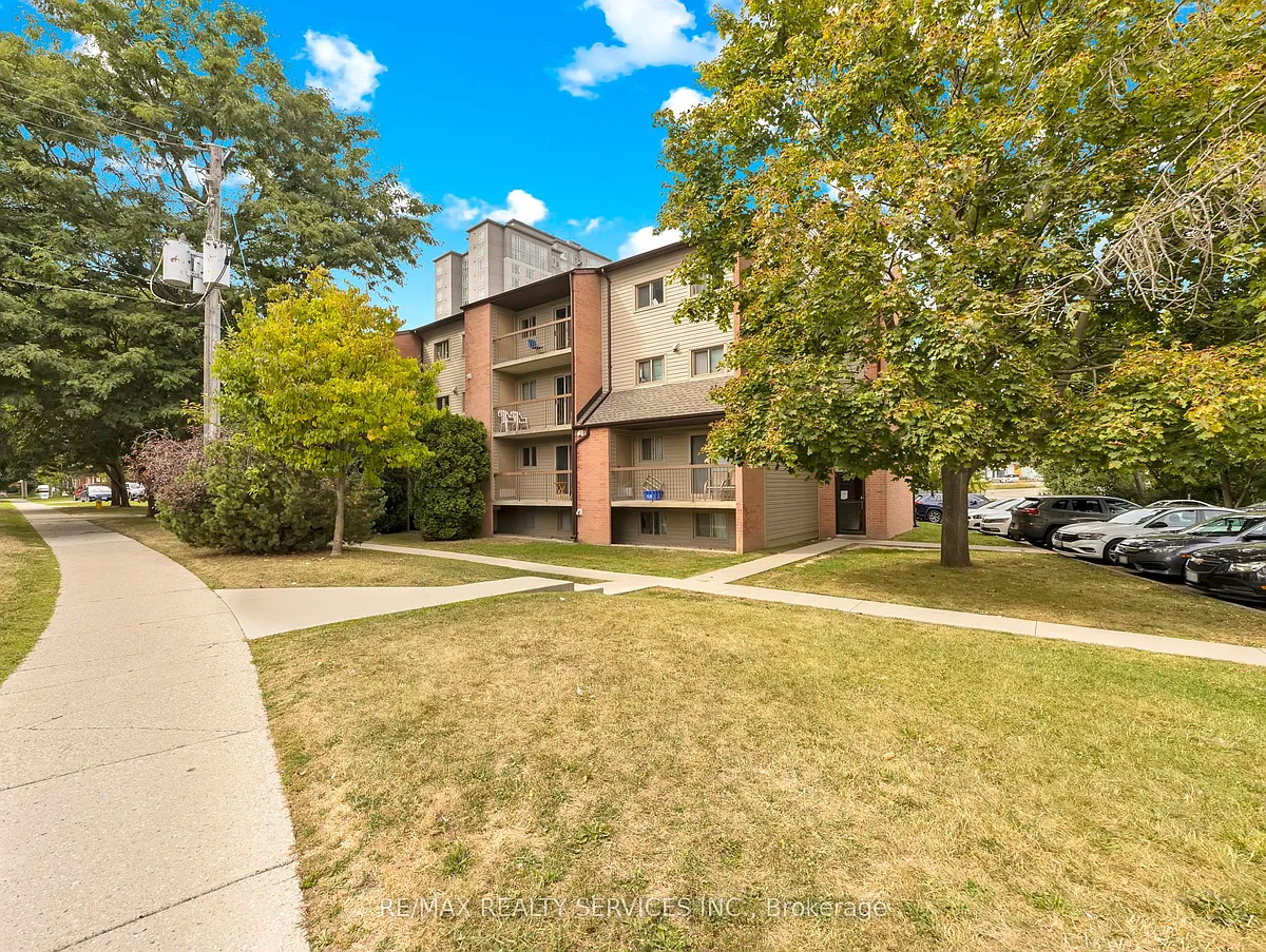Building Photo - 30 Hickory St E #103