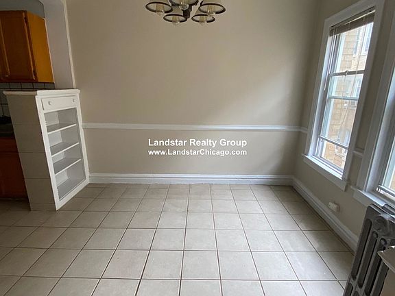 5th image of 4933 N Whipple St #2E