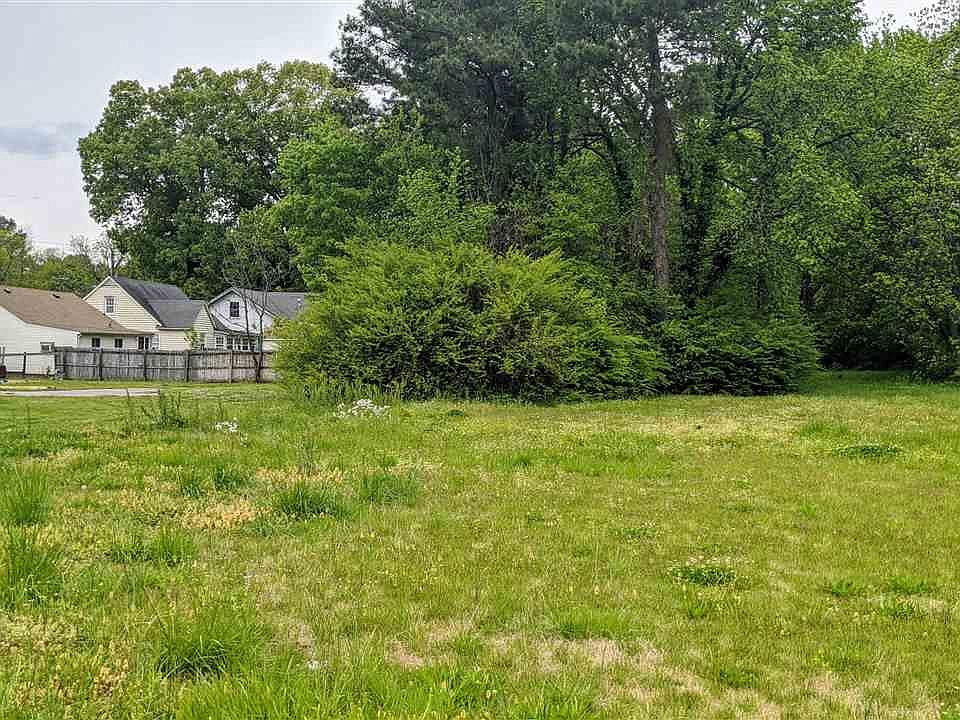 2nd image of 13 Russell Rd