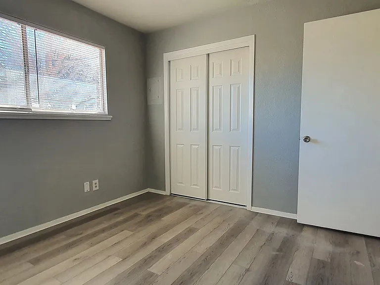 2791 Oxford Ave — Photo 10