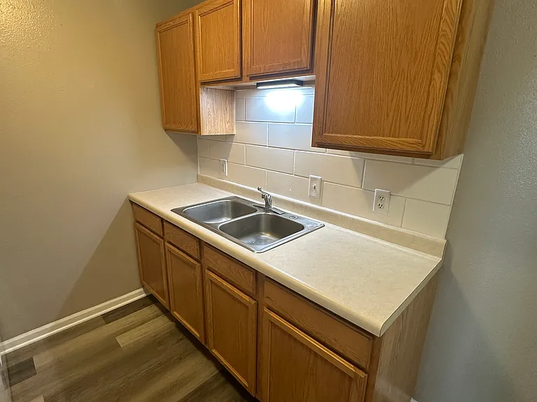 1314 W Pasewalk Ave #6 — Photo 9