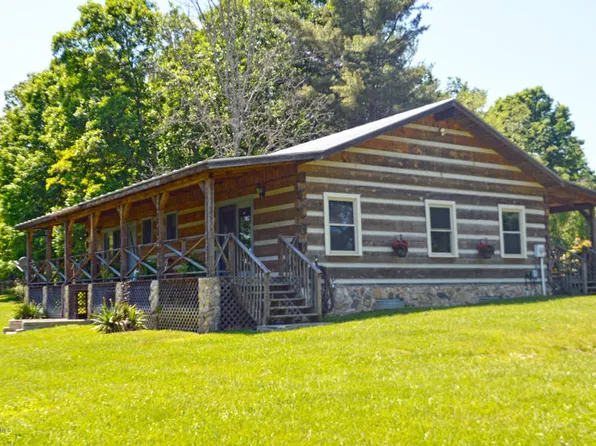 2784 Lantern Rd, Radford, VA 24141