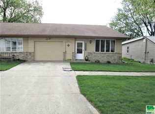 1021 5th Ave, Sheldon, IA 51201