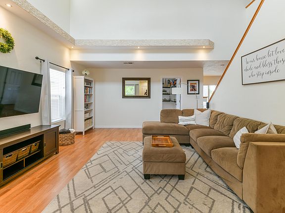4th image of 6715 La Rocca Rd NW