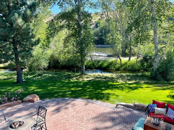 2084 S Silvercreek Ln, Boise, ID 83706