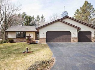 4495 Redwood Dr, Rockford, IL 61109