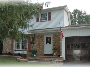 11 Jennie Cir, Rochester, NY 14606