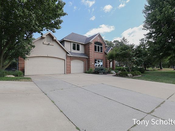 2nd image of 6054 Summerhill Dr