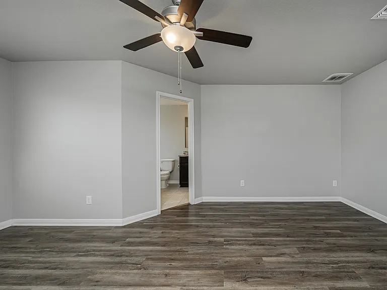 517 Fallbrook Dr — Photo 23