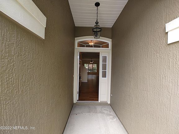 3rd image of 228 Mahogany Bay Dr