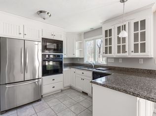 61 Hillview Ln #61, Northbridge, MA 01534