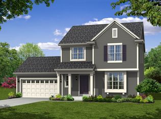 515 Spur Rd, Slinger, WI 53086