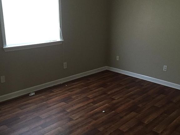 3rd image of 1540 Chickasaw Ave