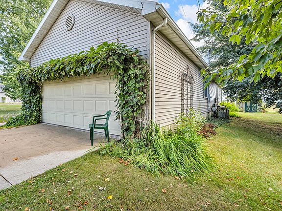 3rd image of 14429 Kildare Ln