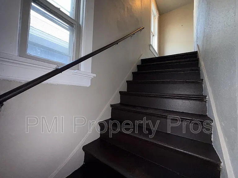 1943 N 38th St — Photo 23