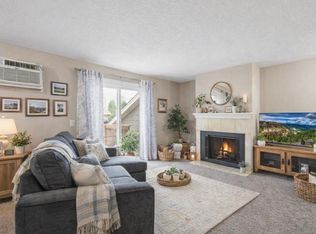 3 Somerset Dr, Waconia, MN 55387