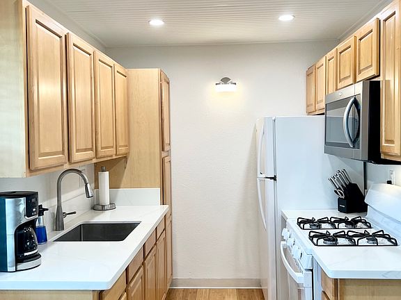 5th image of 74-5618 Palani Rd APT M6