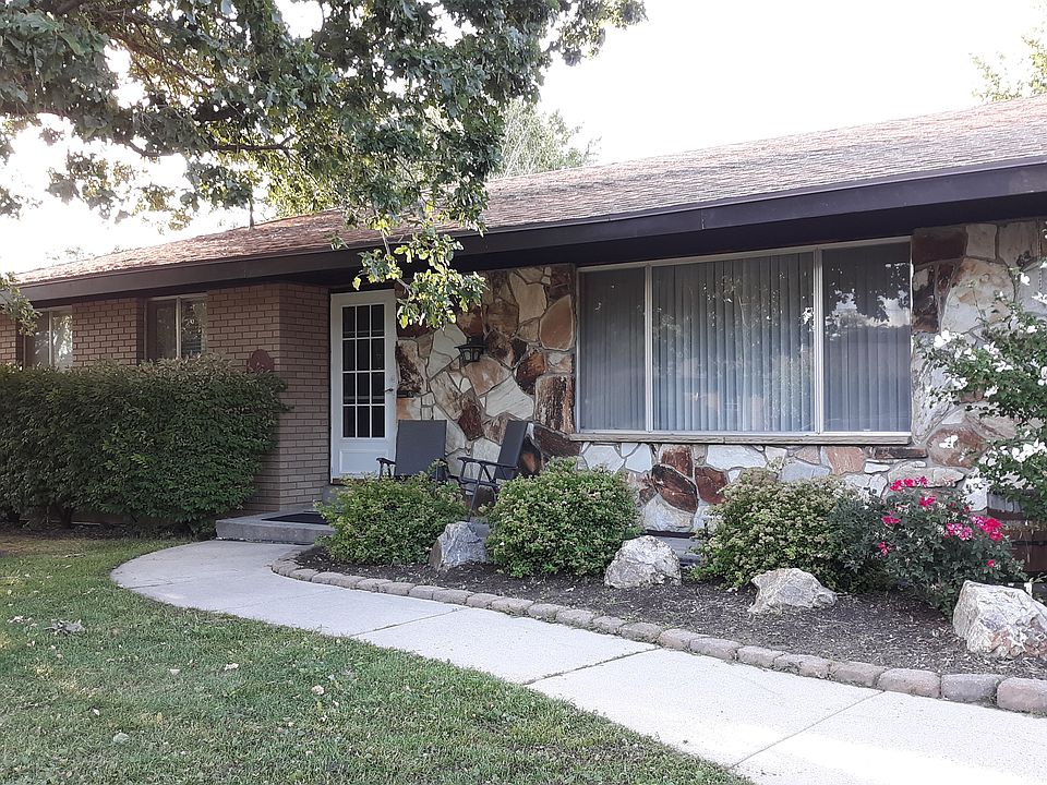 1st image of 3249 E English Way