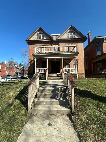 King Ave 222 MLR Photo 1