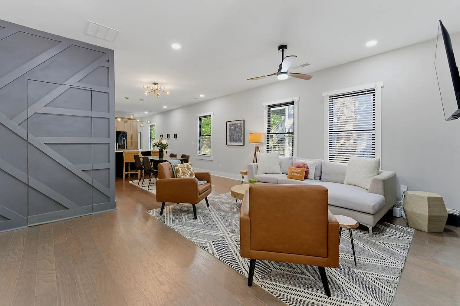 4 bed, 2.0 bath, $8,302 — Photo 2