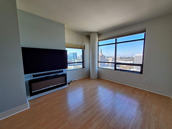 5th image of 88 E San Fernando St APT 1600