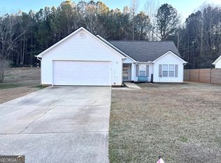 75 Canterbury Dr, Grantville, GA 30220