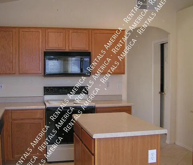 13182 W Cypress St — Photo 1