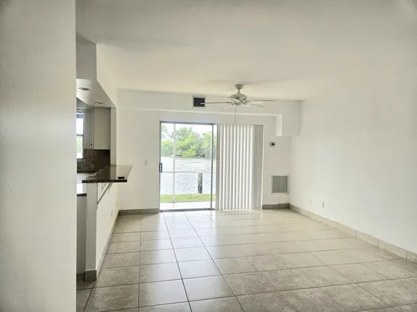 630 Southwind Cir, North Palm Beach, FL