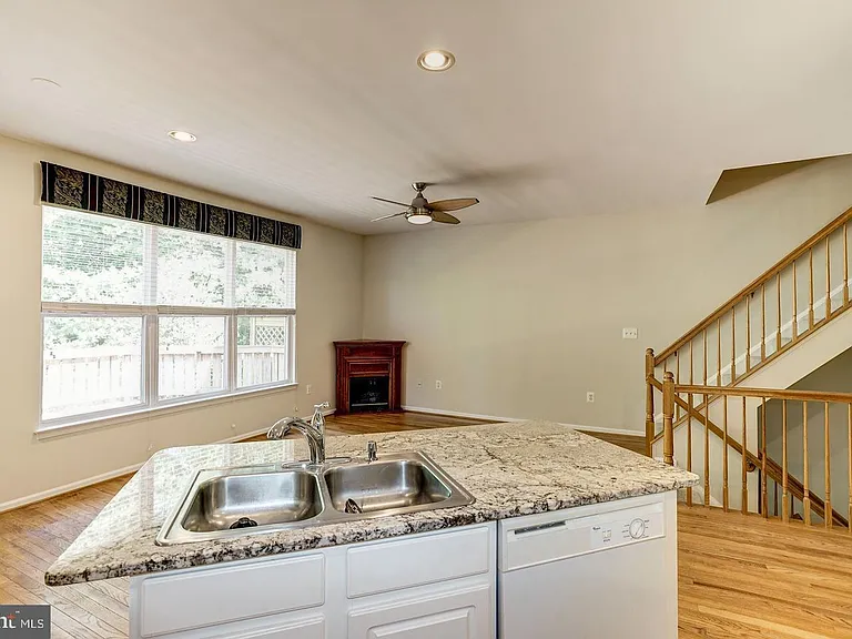6563 McKenna Way — Photo 12